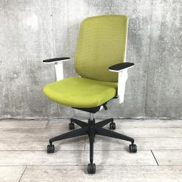【関東倉庫在庫品】【長時間の着座に対応するクッション性！】■コクヨ製　シロッコ　肘付ハイバックチェア　■グリーン【弊社使用欄：A00973158】【ECBMC】