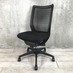 【関東倉庫在庫品】【ワーカーの動きに反応する快適チェア！】■オカムラ製　ヴィスコンテ　肘無しハイバックチェア　■ブラック【弊社使用欄：A00986422】【ECBMC】