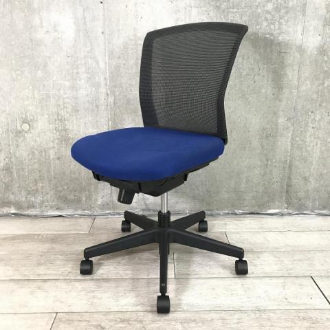 【ソフトなメッシュが背中にフィット！】【必要機能をシンプルにまとめた軽快なオフィスチェア！】/オススメ(おすすめ) /人気商品【弊社使用欄：A01032794】■KOKUYO/Varicia　肘無し　ローバック　■背面メッシュ/ブラック　■ミディアムブルー×ブラックシェル/コクヨ/バリシア