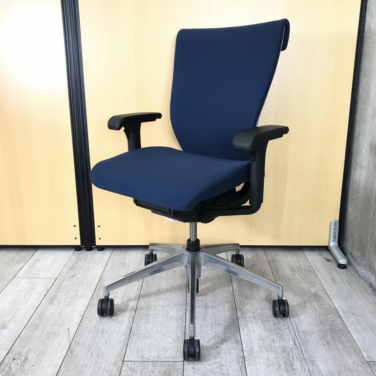 【在庫入替セール品！（本在庫限定価格）】■イトーキ　コセールチェア　可動肘付　ネイビーブルー　ボーダーバックタイプ 　■ディテールの上質感・ワーカーの体格に合わせた最適な座り心地を実感！【ITOKI　coser】
                        コセール
                                    中古
            