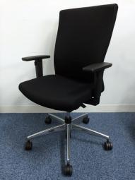《先行予約品/10月下旬入荷予定》　コクヨ製のオフィスチェア【プント/可動肘】が10月下旬入荷予定　＊良品を格安で！「オフィスバスターズ福岡南店」は、福岡を拠点として、全国へ中古オフィス用品・オフィス家具を提供しております。
