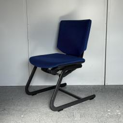 【激安チェア！】【座り心地を考えてつくられたコスパ良しのミーティングチェア！】■イトーキ（ITOKI）製　トリノチェア　ミーティングチェア　肘無　■ブルー×ブラックシェル