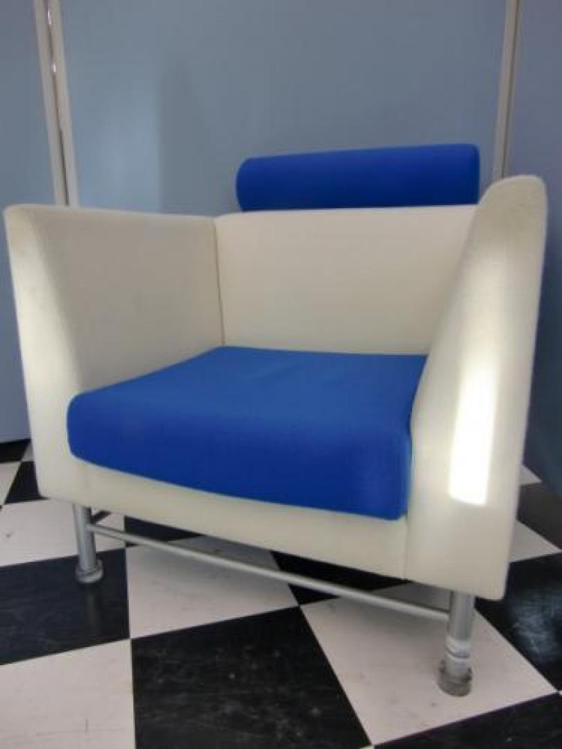  【デザイナーズ家具】■イーストサイドソファ■ノール　Knoll■【Dsofa】【おつとめ品】通常販売価格31500円⇒5000円
                                    中古
            