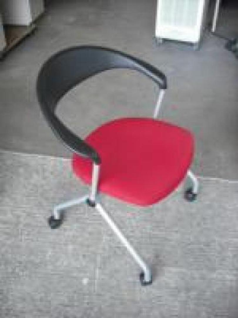 ネスティングチェア【ウィンターセール】【会議チェア】
                                    中古
            