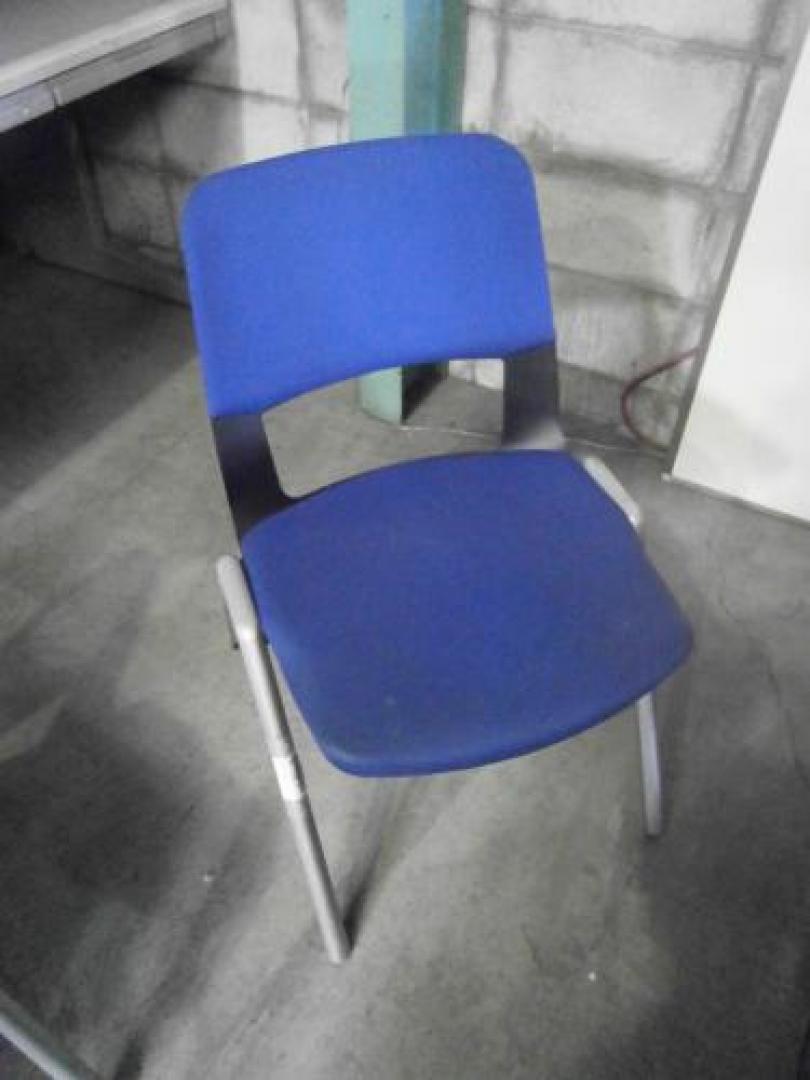 スタッキングチェア【会議チェア】
                                    中古
            
