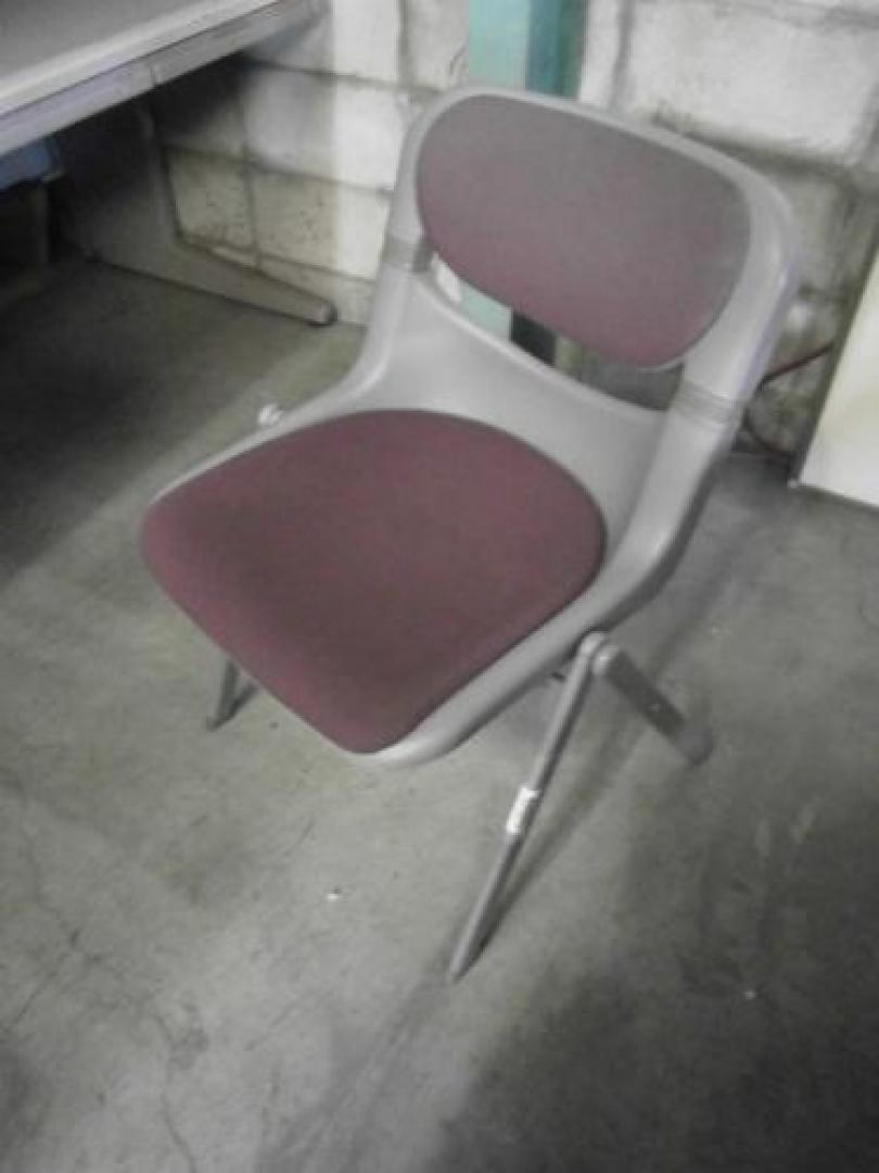 イトーキ【スタッキングチェア】ドーサルチェアシリーズです。【会議イス】【会議チェア】
                                    中古
            