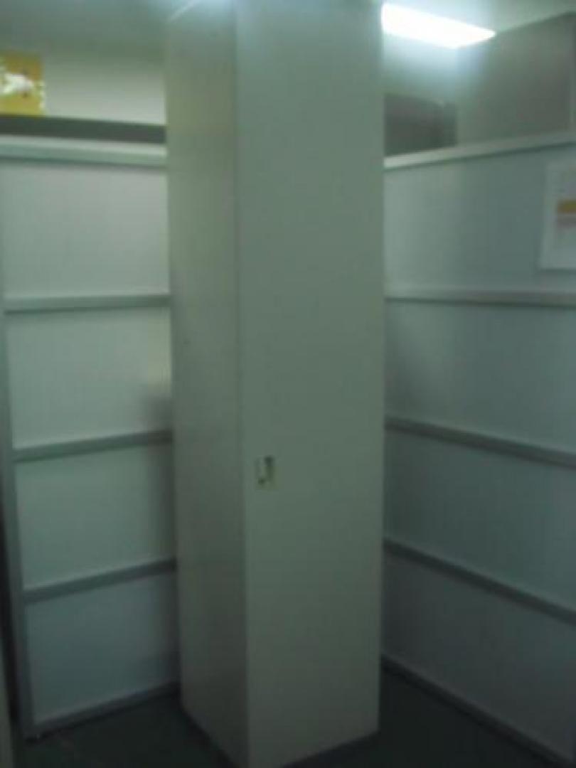 【コクヨ】　BWNシリーズ片開き書庫　【省スペースで活用出来ます】
                                    中古
            