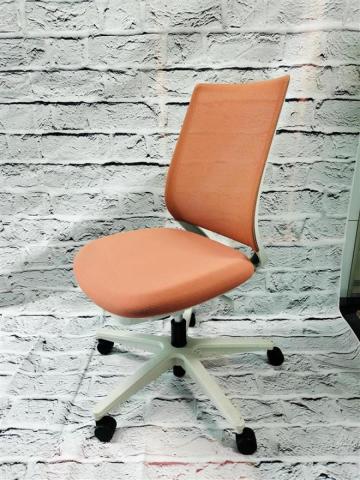 【中古】ミトラ2 C04S-10M-E11 コクヨ（KOKUYO） 肘無ローバックチェア