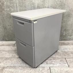 【高さ700㎜タイプ】【収納と作業スペースを同時に確保！】■イトーキ（ITOKI）製　CZシリーズ　脇机　2段　W400×D700×H700㎜　■シリンダー錠　■グレー【A4ファイルをしっかり収納！】