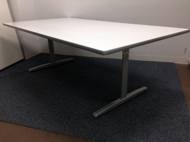 【中古】8177シリーズ  オカムラ（okamura） ミーティングテーブル（会議机）