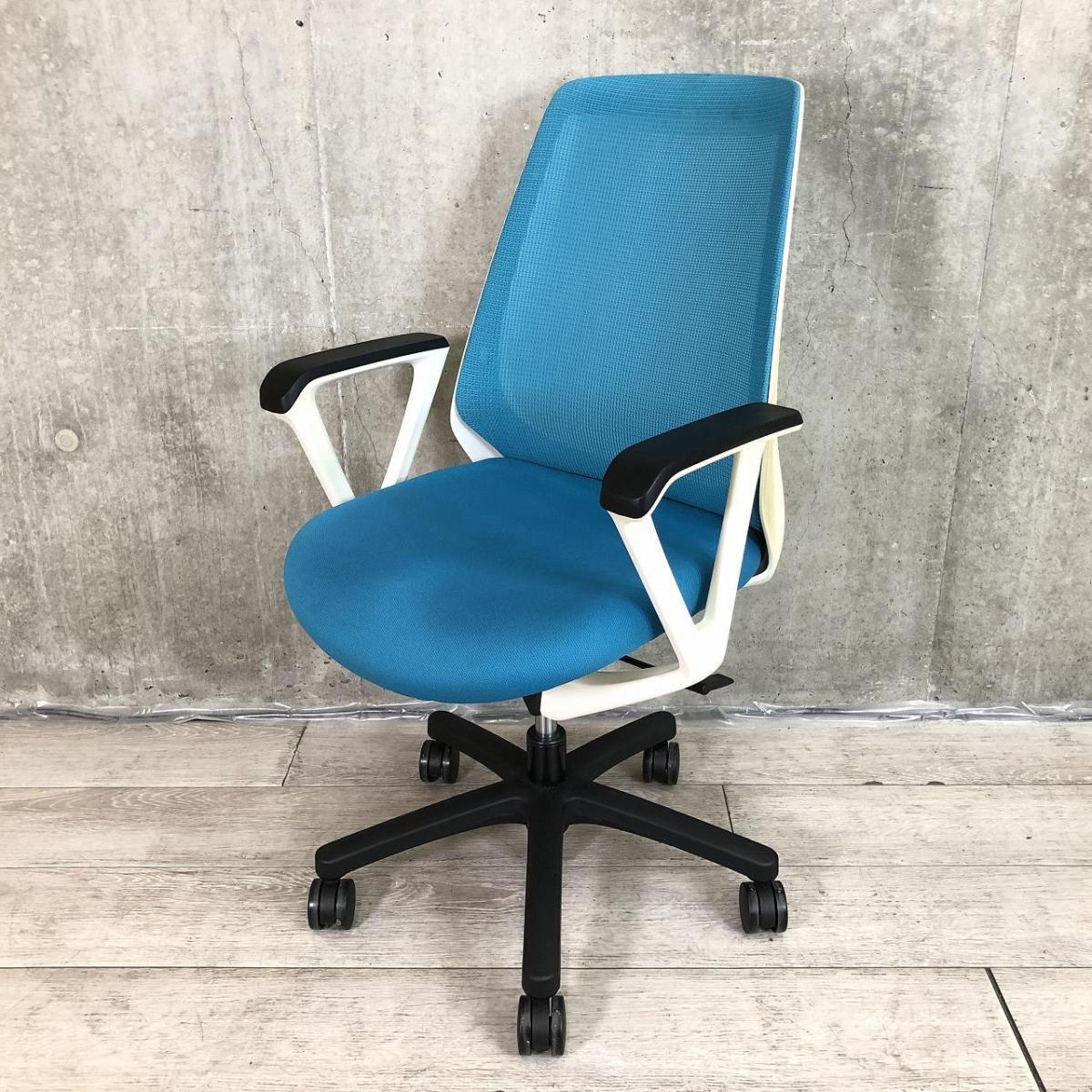 【在庫入替セール品】【定価約7万円】【座りやすくてコンパクト！肩回りが動かしやすい背面メッシュの人気チェア！】■イトーキ（ITOKI）　ノナ（nona）チェア　ハイバック　肘付き　■サークル肘　■背面メッシュ　■ストロングブルー × ホワイトフレーム　【弊社使用欄：A01018470 K】【SN】
                        ノナ
                                    中古
            