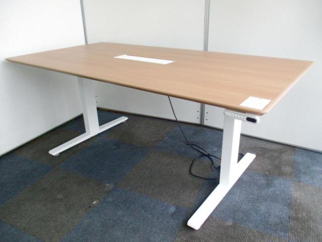【中古】スイフトテーブル  オカムラ（okamura） ミーティングテーブル（会議机）