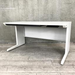 【3台限定】【ゆとりのあるワークスペースで作業効率アップ！スタンダードなデザインで使いやすい！】■イトーキ（ITOKI）製　CZRシリーズ　平デスク　W1400×D700mm　■引き出し付（右側なし）　■ホワイト