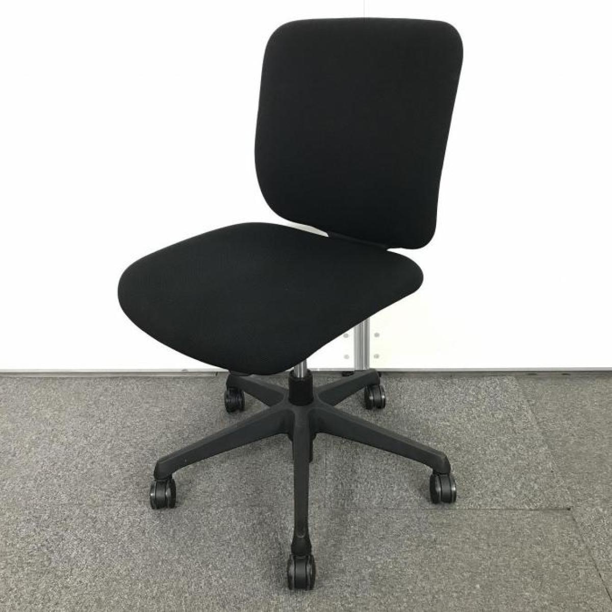 【低価格帯で機能がそろったオススメチェア！】■オカムラ（okamura）製　CG-Rチェア　肘無　ローバック　■ブラック【ふっくらクッションが心地よい！】【弊社使用欄：A01038906/A01039009】
                        CG-Rチェア
                                    中古
            