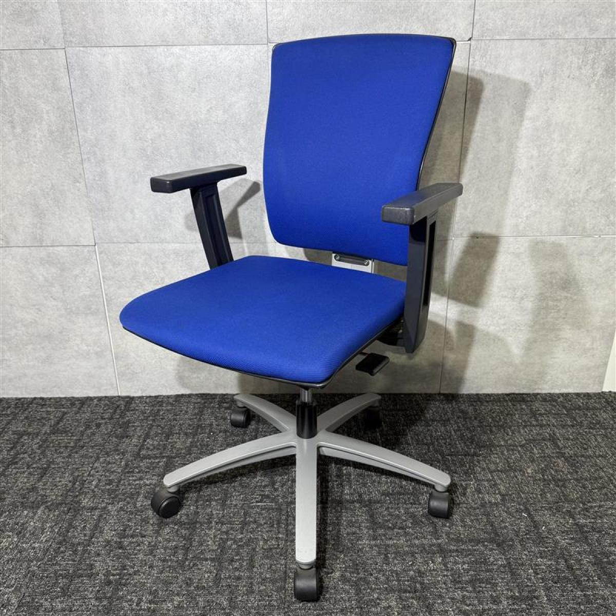 【丈夫なつくりで有名なメーカーのチェア！背面昇降機能あり！】イナバ　インフィニア　肘付　ハイバック　リクライニング　昇降　事務　椅子　イス　揃い　中古家具　中古オフィス　九州最大級《オフィスバスターズ福岡博多店は、福岡を拠点として、日本全国へ中古オフィス用品・オフィス家具を提供しております》
                        インフィニア チェア
                                    中古
            