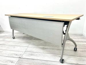 【定価16万円】【便利な配線カバー付き！人気のナチュラル！】■イトーキ/リリッシュ２　■スタックテーブル　■ナチュラル　■配線口あり