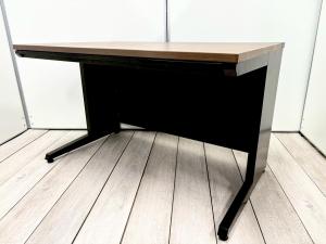 【4台限定】人気の横幅1200mmデスク!シックでおしゃれな木目調カラー×ブラックタイプ!
■オカムラ/アドバンス(advance)/天板:ネオウッドダーク/本体:ブラック オフィスバスターズ心斎橋店