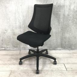 【関東倉庫在庫品】【機能が充実のハイパフォーマンスチェア！】■イトーキ製　エフクロス　肘無しハイバックチェア　■ブブラック　■オススメ/人気/定番商品　【弊社使用欄：A01007854】【ECBMC】