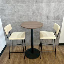 24/⑨【ハイテーブル・ハイチェアセット】が入荷しました！　福岡市拠点の「オフィスバスターズ福岡南店」は、福岡はもちろん、岡山・広島エリアにも対応しています。中古オフィス家具・チェア・デスク・複合機など一式手配可能。各地に特化した在庫とワンストップ対応で、起業・移転・レイアウト変更にしっかり対応し、岡山・広島でも安心の選択肢をご提供します。