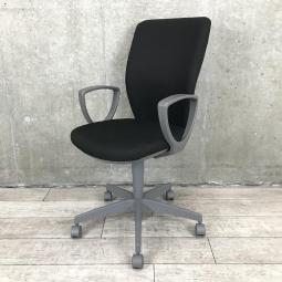 【関東倉庫在庫品】【背もたれロッキングもついており、姿勢に合わせて身体を支えてくれる！】■コクヨ製　チェロ　肘付きハイバックチェア　■ブラック【弊社使用欄：A00993905】【ECBMC】