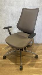 【西】【コクヨ】【イングチェア】【ブラウン】　【チェア】【椅子】【イス】【事務椅子】【デスク】【机】【書庫】【書棚】【棚】【ラック】【収納】【格安】【安い】【メーカー】【レイアウト変更】【模様替え】