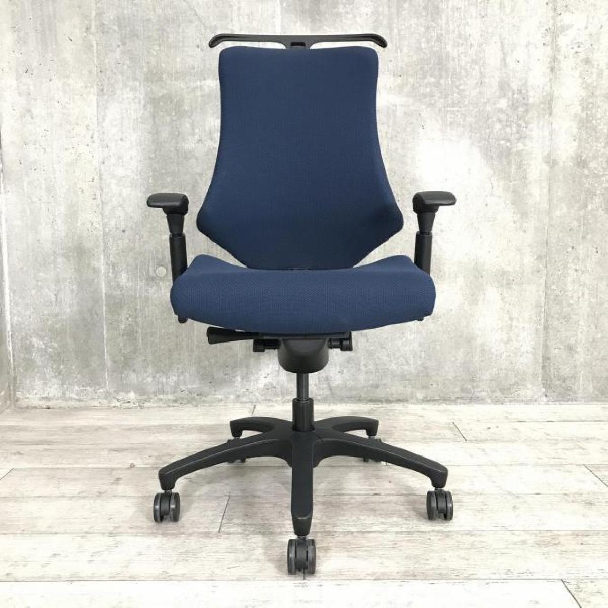 【在庫入替セール品！（本在庫限定価格）】【三次元フォルムが腰にフィット！】■イトーキ　エフチェア　可動肘付　ネイビーブルー　ハンガー付　■姿勢の変化にフレキシブルに対応！
                        エフクロス
                                    中古
            