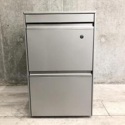 【在庫入替セール】【9台入荷】【A4ファイルをしっかり収納！使いやすさ抜群！シャープなデザインのキャスター付き３段ワゴン！】■イトーキ（ITOKI）　インクルード（IncLude）シリーズ　3段ワゴン　フリアド用　H645㎜　■シルバーメタリック【T10】