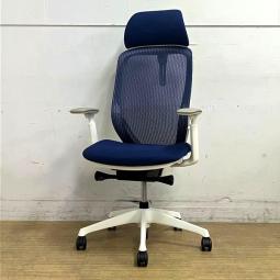 【ヘッドレスト新品】【2018年製】オカムラ　シルフィー　エクストラハイバック（固定ヘッドレスト付き）　背メッシュ　アジャストアーム（可動肘）　ミディアムブルー×ホワイトフレーム　在宅ワーク・テレワーク用におすすめ　前傾機能搭載【AD】