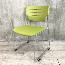 【リフレッシュスペースにもオススメ！】■イトーキ製　スタッキングチェア　モスグリーン　【ITOKI　Eleck】【ミーティングチェア】【ABW】