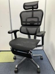【限定1脚】中古では珍しいヘッドレスト付き　■エルゴヒューマンプロ　大型独立ランバーサポート　ヘッドレストつき　オットマンつき　可動肘　ブラック　メッシュチェア