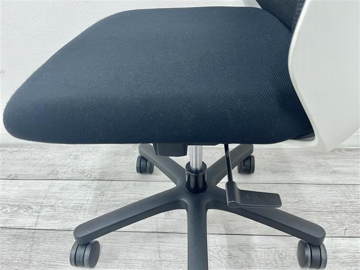 ⭐︎ITOKI nona ノナチェア　KZ-330JB-W9T1 美品⭐︎ イトーキ（ITOKI） ノナ(nona) 一覧 - 中古オフィス家具なら