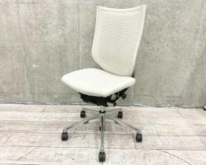 【在庫入替セール品】【オフィスの執務室、会議室におすすめ!】■オカムラ(okamura)製 バロン(Baron)チェア ハイバック 肘無し ■背面メッシュ ■色:ホワイト【硬めの座面が大人気!国産メッシュチェアの代表格!】【弊社使用欄:A01007281 K】【KN】
