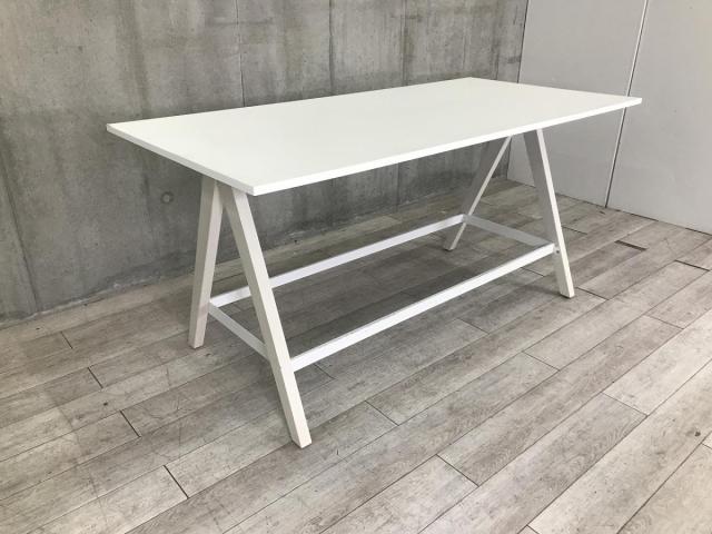 【4～6人用としてオススメなミーティングテーブル！スタンダードなデザインで使いやすい！】■コクヨ（KOKUYO）製　■デイズオフィス(DAYS OFFICE)　会議用　W2100×D1000×H1000㎜　■ホワイト 【リフレッシュスペースにもフィット！】【弊社使用欄：A01028270】