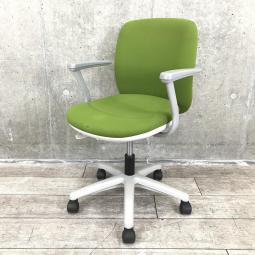 【関東倉庫在庫品】【シンプルでコンパクトな見た目が可愛らしい！小さめのデスクとも相性抜群！】■ウチダ製　エニーザ　肘付ローバックチェア　■グリーン【弊社使用欄：A01000982】【ECBMC】