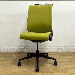 【在庫入替セール】スチールケース(Steelecase) シンク(Think) 旧モデル 背クロスタイプ 明るいグリーンが印象的 コートハンガー付き 海外メーカー【愛知・名古屋・豊田・静岡・浜松】