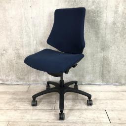 【関東倉庫在庫品】【機能が充実のハイパフォーマンスチェア!】■イトーキ製 エフクロス 肘無しローバックチェア ■グレー【弊社使用欄:A01007783】【ECBMC】