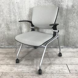 【関東倉庫在庫品】【長時間のミーティングでも疲れにくい!】■オカムラ製 グラータ ミーティングチェア ■オススメ/人気/定番商品 ■グレー【弊社使用欄:A01008274】【ECBMC】