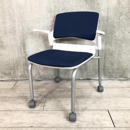 【関東倉庫在庫品】【ミーティング用に最適のキャスター付き！】■ウチダ製　MF-180シリーズ　ネスティングチェア　■ブルー【弊社使用欄：A01009355】【ECBMC】