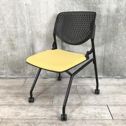 【関東倉庫在庫品】【フレキシブルに使える!便利なネスティングチェア!】■オカムラ製 ルナ ネスティングチェア ■イエロー ■オススメ/人気/定番商品【弊社使用欄:A01007807】【ECBMC】