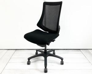 【三次元フォルムが腰にフィット!】■イトーキ製 エフチェア ハイバック ブラック ■姿勢の変化にフレキシブルに対応!減【AD】