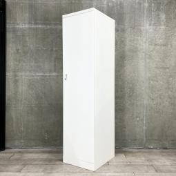 【限定1台入荷！】【シンプルデザイン・幅450㎜の1人用ロッカー！】オカムラ（okamura）　レスピア（Respia）　１人用更衣ロッカー　シリンダー錠　■ホワイト【AD】
