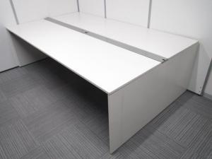 【従業員の入替・増減にも柔軟に対応可能！　最新オフィストレンドの代表的商品が入荷いたしました！】■イトーキ　■インターリンク　■フリーアドレスデスク　■ホワイト　■ABW　■配線カバー付き