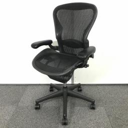 【定価約19万円】【オフィスチェアの最高峰！世界的にも有名なワーキングチェアが登場！在宅ワークにもおすすめ！】■ハーマンミラー（HermanMiller）製　アーロンチェア（AeronChair）Bサイズ　フル装備　■ブラック　メッシュ　可動肘　固定機能【IB】