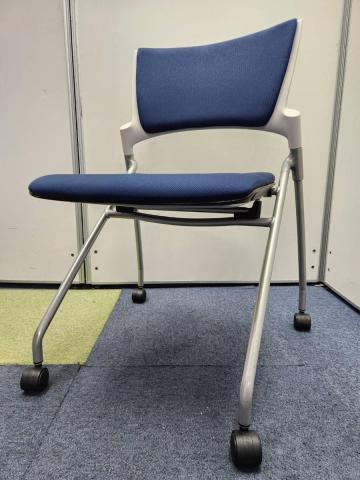 【中古】マノスチェア KLC-320-GB-W8B2 イトーキ（ITOKI） ネスティングチェア