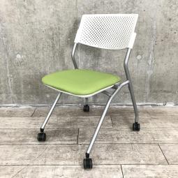 【折り畳んで収納！キャスター付で動作も楽々！】■ウチダ（UCHIDA）製　FM-365シリーズ　ネスティングチェア　ミーテイングチェア　■背：ホワイト　座面：ライトグリーン