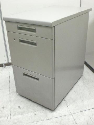 【中古】BS+  コクヨ（KOKUYO） 脇机3段