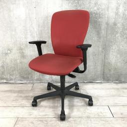 【シンプルなデザインと厚みのあるクッションが大人気！機能充実のワーキングチェア！】■オカムラ（okamura）製　スラートチェア（sulato）　肘付き　ハイバック　■可動肘　■レッド