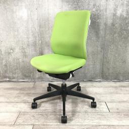 【高機能で快適・座れば納得のワーキングチェア！背面構造が体にフィット！】■コクヨ（KOKUYO）　ベルガー（BELGER）　肘無し　ローバック　クッションタイプ　■イエローグリーン ×ホワイトシェル　※日焼けあり