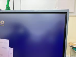 【26】＜特別歳末セール＞大人気MAXHUBのアウトレット品が大セール中！最新機種が弊社限定入荷！｜MAXHUB V7シリーズ 75 inch　※画面上部フレームに広範囲のテカリ有り