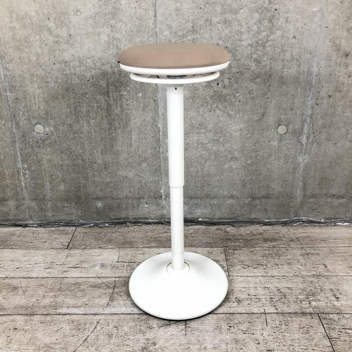 【「座る」と「立つ」のいいとこ取り！】■オカムラ（okamura）　ピルエット（pirouetto）　カウンターチェア　スツール　■座面ベージュ×ホワイトシェル【高さ調節可能なパーチングスツール！】【入替セールにつき20%OFF！】
                        ピルエット
                                    中古
            